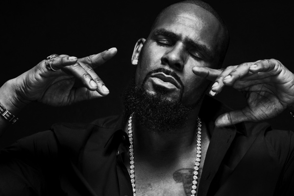 WATCH Father Warns R Kelly Stay Away From My Daughter Or Else 